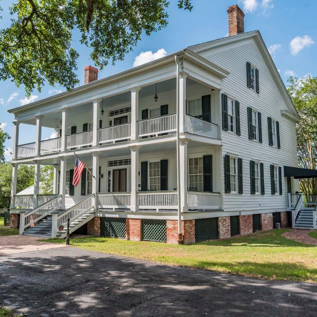 Own a piece of history, the Bayou Teche and Hollywood fame. The 4.5 acre property is surrounded by nearly 70 graceful trees, expansive green lawns, manicured romantic flowering gardens, and seven structures. The main house on Alice C Plantation has 3 bedrooms, 2.5 bathrooms and is constructed from cypress. The Greek Revival antebellum home has historical presence and modern comfort.